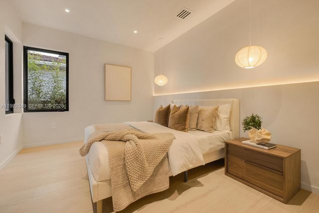 4430 Royal Palm Ave, Miami Beach, FL 33140