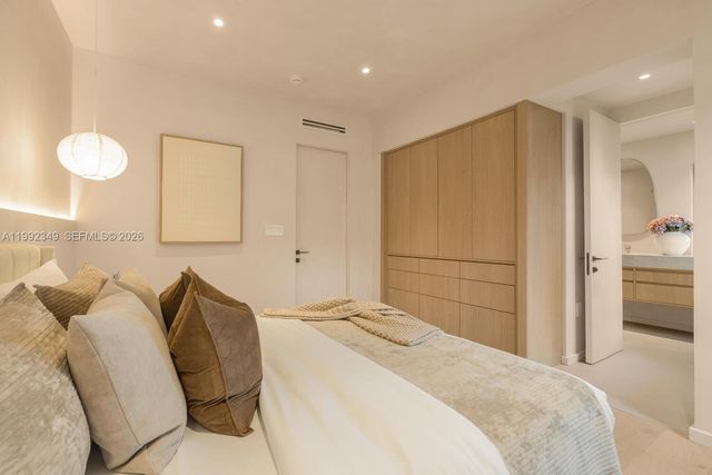 4430 Royal Palm Ave, Miami Beach, FL 33140