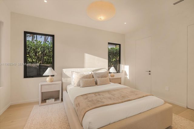 4430 Royal Palm Ave, Miami Beach, FL 33140