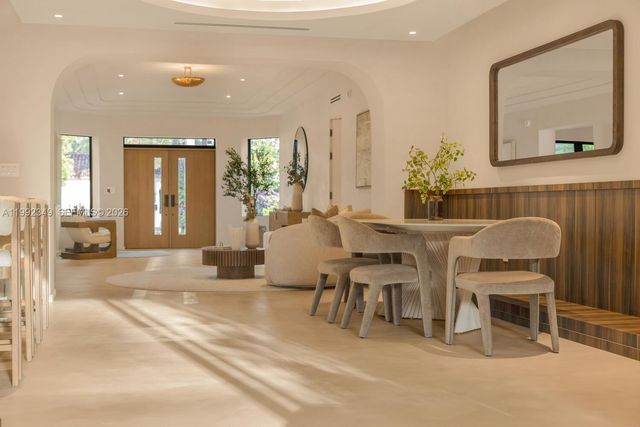 4430 Royal Palm Ave, Miami Beach, FL 33140