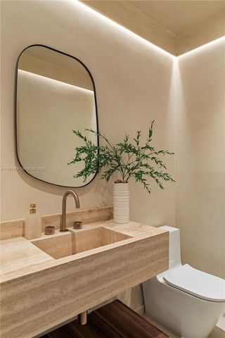 4430 Royal Palm Ave, Miami Beach, FL 33140