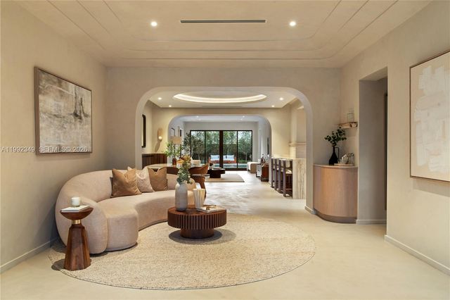 4430 Royal Palm Ave, Miami Beach, FL 33140