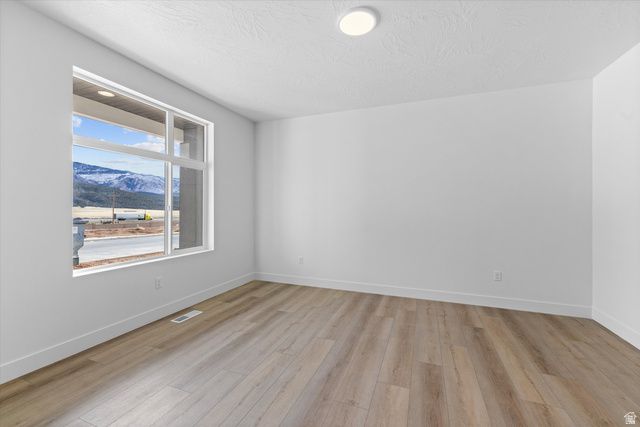 99 S 940 E, Santaquin, UT 84655