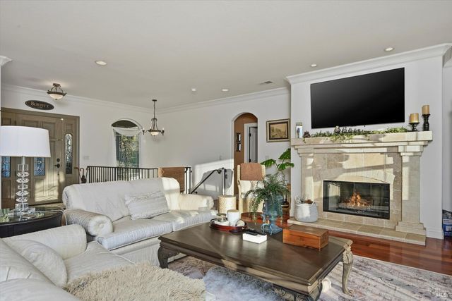 18750 Fernwood Rd, Hidden Valley Lake, CA 95467