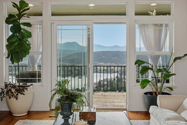 18750 Fernwood Rd, Hidden Valley Lake, CA 95467