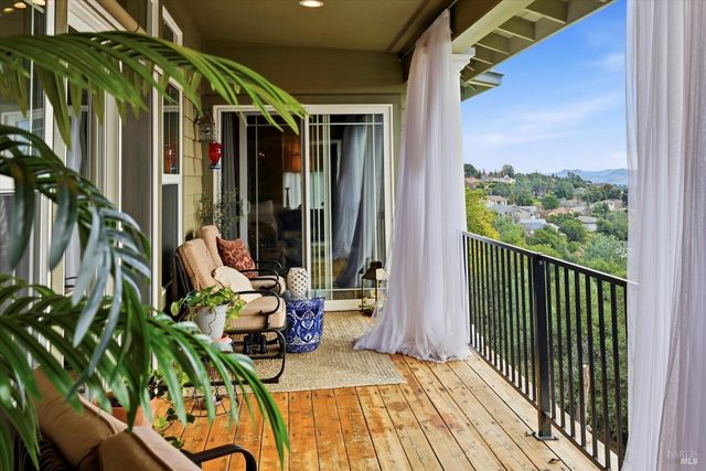 18750 Fernwood Rd, Hidden Valley Lake, CA 95467