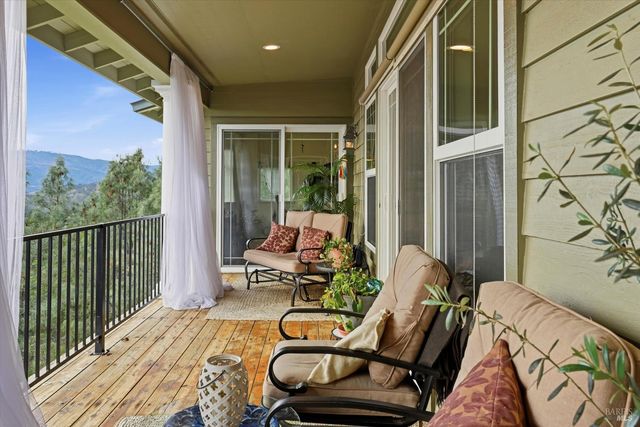 18750 Fernwood Rd, Hidden Valley Lake, CA 95467