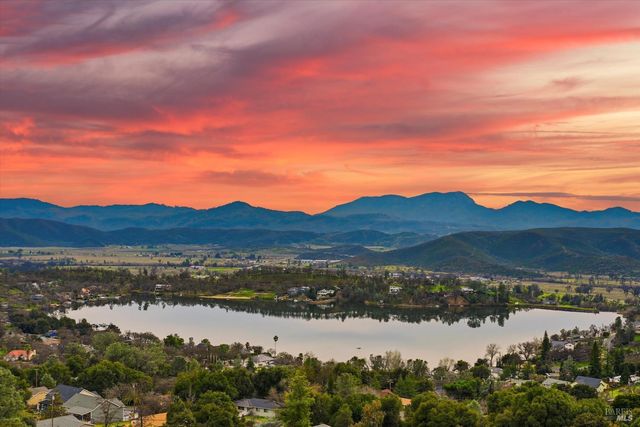 18750 Fernwood Rd, Hidden Valley Lake, CA 95467
