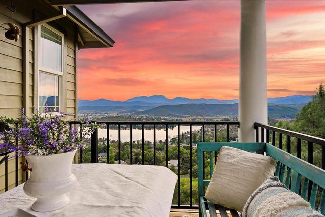 18750 Fernwood Rd, Hidden Valley Lake, CA 95467