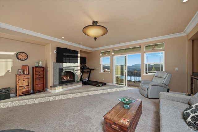 18750 Fernwood Rd, Hidden Valley Lake, CA 95467