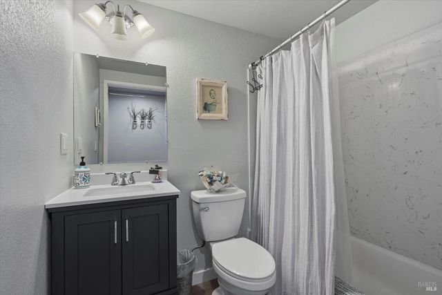 18750 Fernwood Rd, Hidden Valley Lake, CA 95467