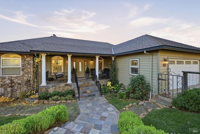 18750 Fernwood Rd, Hidden Valley Lake, CA 95467