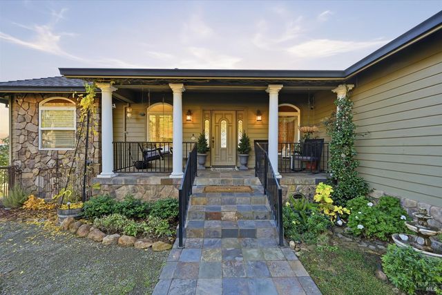 18750 Fernwood Rd, Hidden Valley Lake, CA 95467