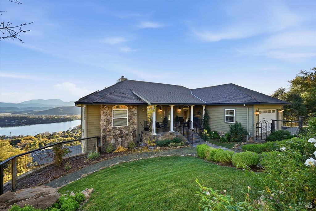 18750 Fernwood Rd, Hidden Valley Lake, CA 95467