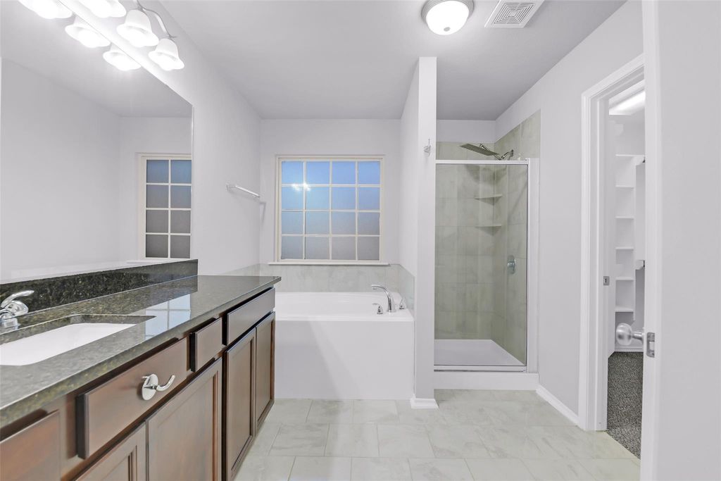 Image 17 of property listing at 151 Doe Run Drive, Huntsville, TX 77320