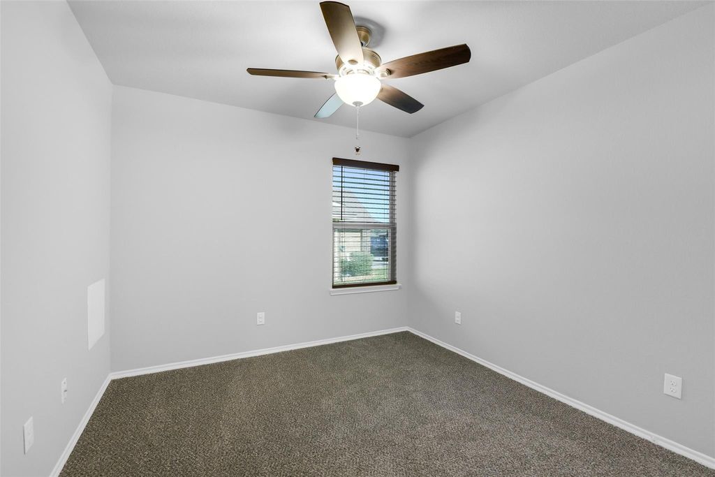 Image 20 of property listing at 151 Doe Run Drive, Huntsville, TX 77320