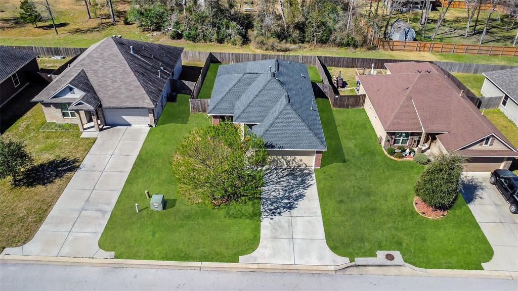 Image 31 of property listing at 151 Doe Run Drive, Huntsville, TX 77320