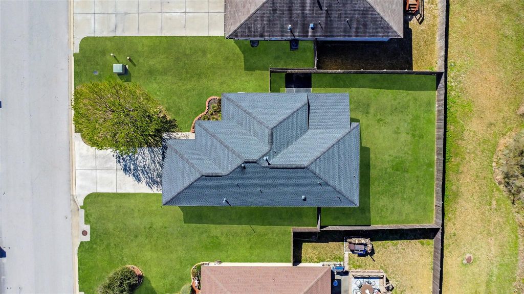 Image 32 of property listing at 151 Doe Run Drive, Huntsville, TX 77320