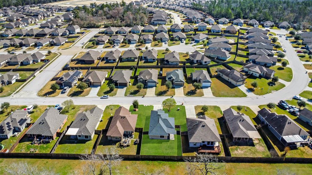 Image 34 of property listing at 151 Doe Run Drive, Huntsville, TX 77320