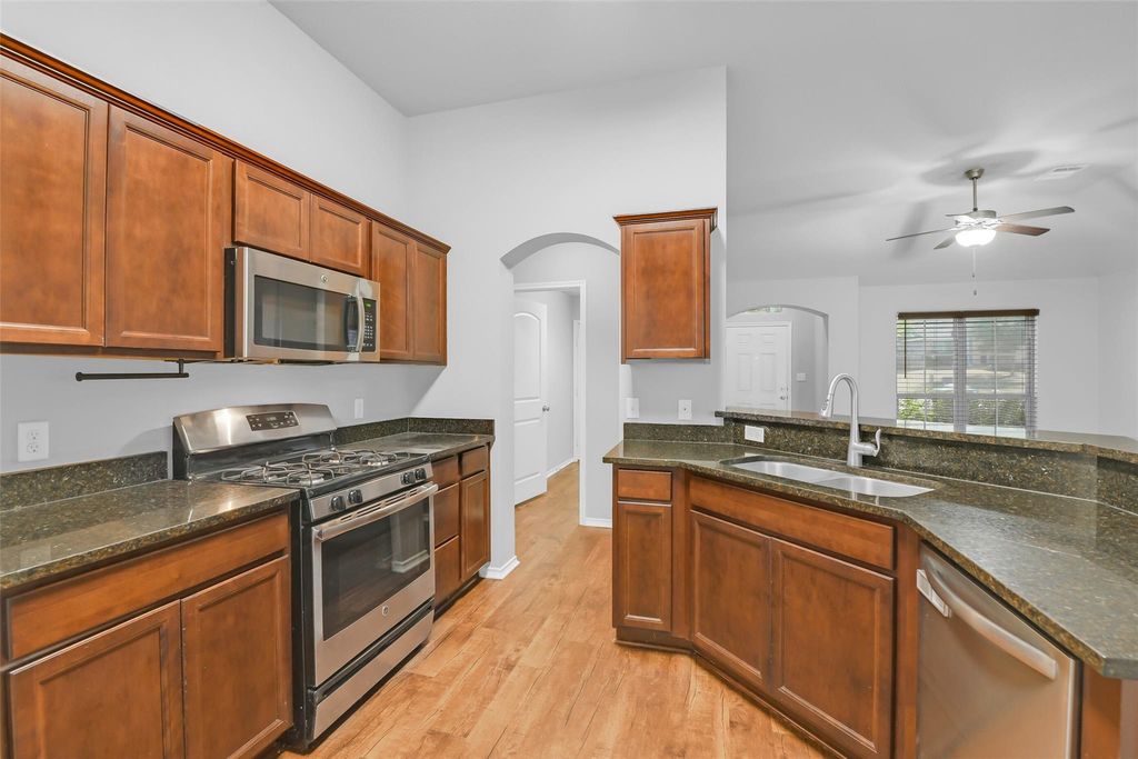 Image 9 of property listing at 151 Doe Run Drive, Huntsville, TX 77320