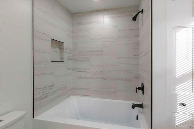 2061 E Boatfield Avenue, Burton, MI 48529