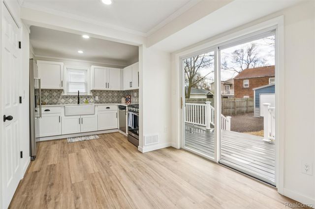 2061 E Boatfield Avenue, Burton, MI 48529