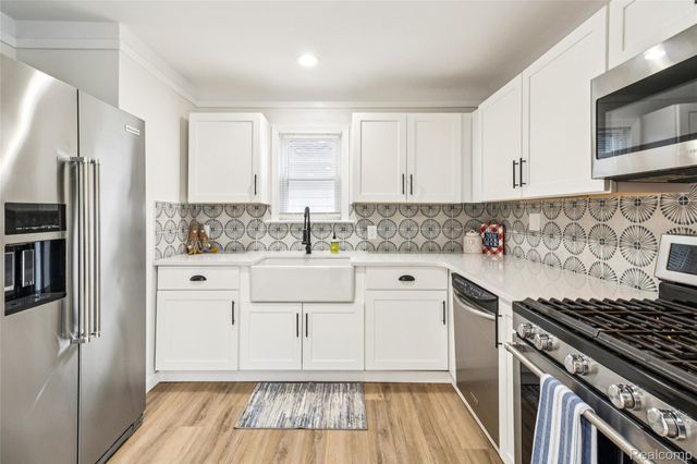 2061 E Boatfield Avenue, Burton, MI 48529