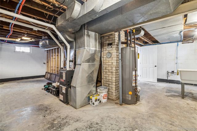 2061 E Boatfield Avenue, Burton, MI 48529