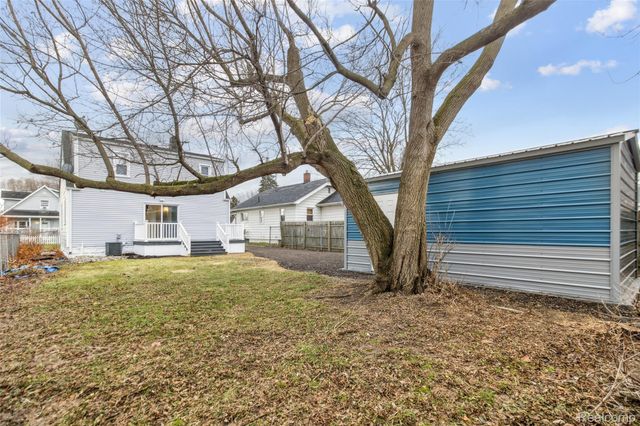 2061 E Boatfield Avenue, Burton, MI 48529