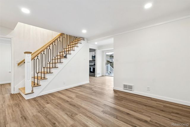 2061 E Boatfield Avenue, Burton, MI 48529