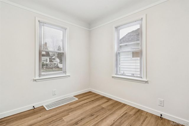 2061 E Boatfield Avenue, Burton, MI 48529