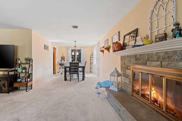 120 IROQUOIS AVENUE, Green Bay, WI 54301