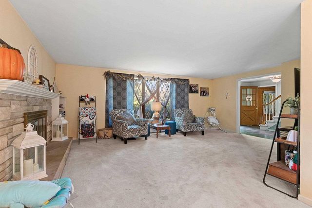 120 IROQUOIS AVENUE, Green Bay, WI 54301