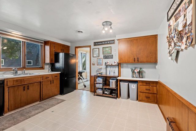 120 IROQUOIS AVENUE, Green Bay, WI 54301