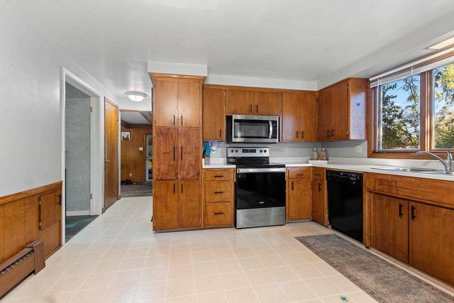 120 IROQUOIS AVENUE, Green Bay, WI 54301