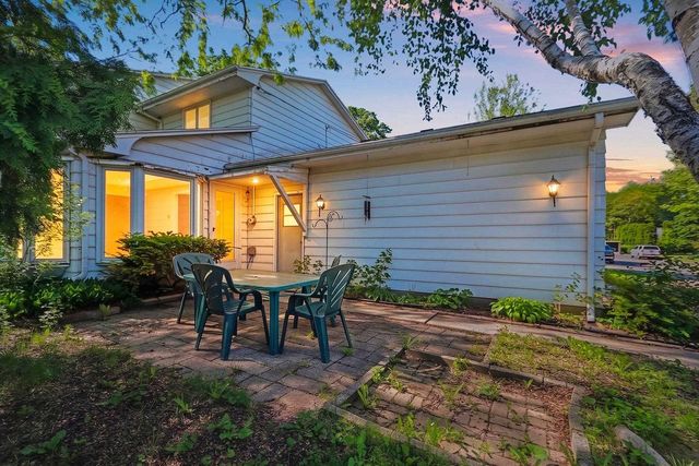 120 IROQUOIS AVENUE, Green Bay, WI 54301