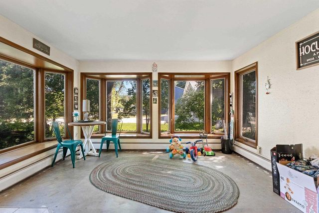 120 IROQUOIS AVENUE, Green Bay, WI 54301