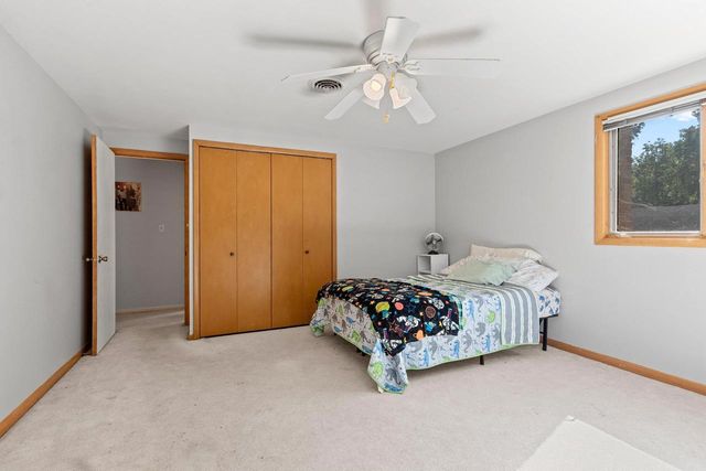 120 IROQUOIS AVENUE, Green Bay, WI 54301