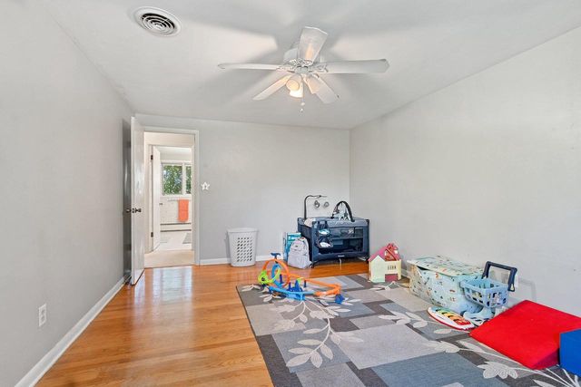 120 IROQUOIS AVENUE, Green Bay, WI 54301