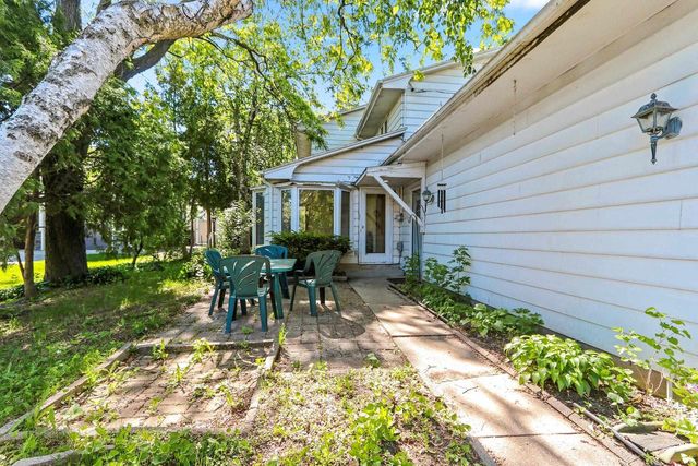 120 IROQUOIS AVENUE, Green Bay, WI 54301