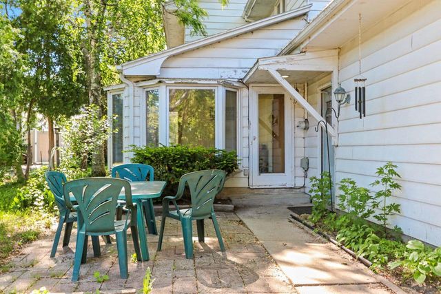 120 IROQUOIS AVENUE, Green Bay, WI 54301