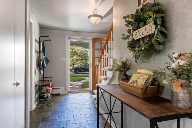 120 IROQUOIS AVENUE, Green Bay, WI 54301