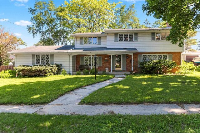 120 IROQUOIS AVENUE, Green Bay, WI 54301