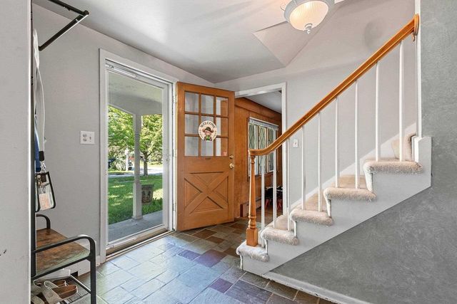 120 IROQUOIS AVENUE, Green Bay, WI 54301