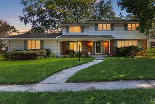 120 IROQUOIS AVENUE, Green Bay, WI 54301
