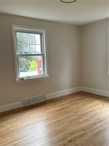 760 Strawberry Field Road, Warwick, RI 02886