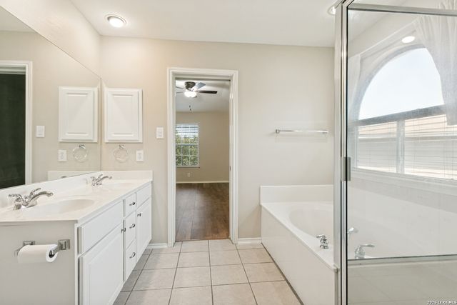 2938 Encino Robles, San Antonio, TX 78259
