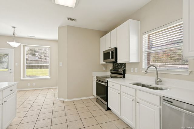2938 Encino Robles, San Antonio, TX 78259