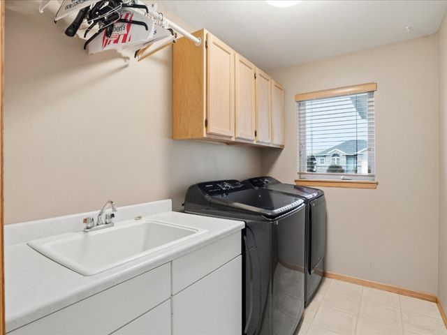 4315 Snowgoose Drive, Marion, IA 52302