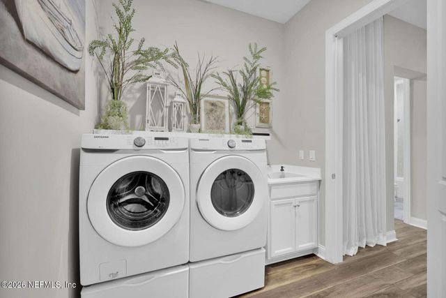 111 RANCH LAND Circle, St. Johns, FL 32259